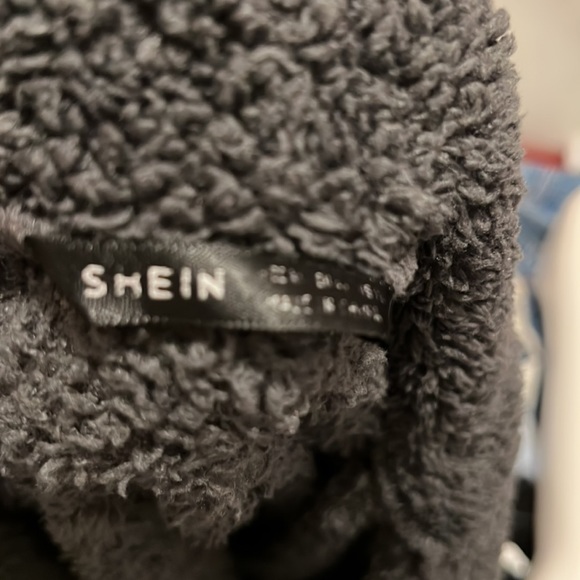 Shein Sherpa dark gray quarter zip jacket with leopard print sleeve zip pouch - Picture 9 of 11